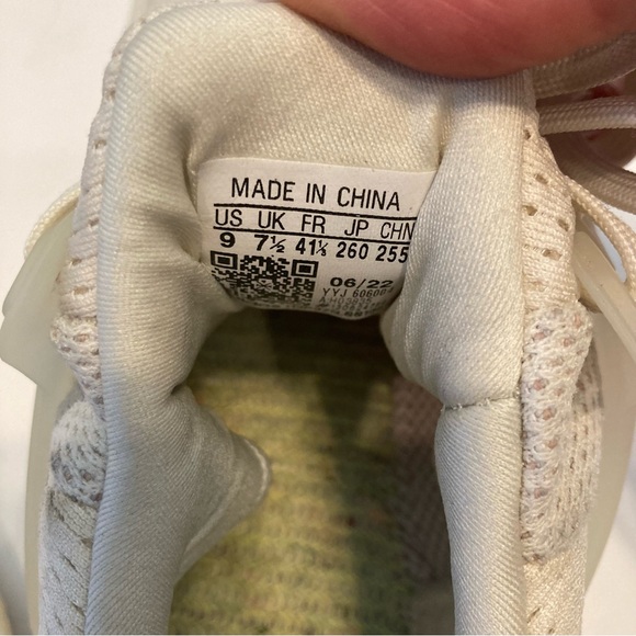 Adidas Ultraboost 5.0 DNA Chalk White Womens Size 9 - Picture 5 of 6